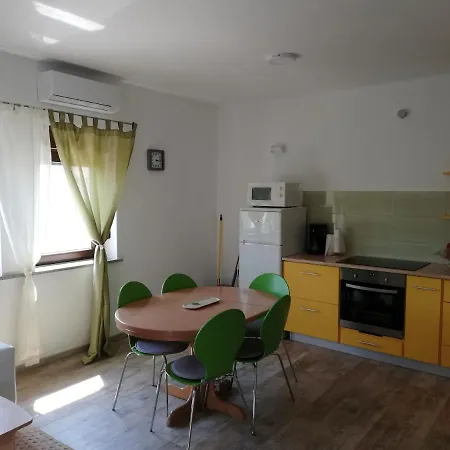 Apartment I Kamp Turanj-samuga *