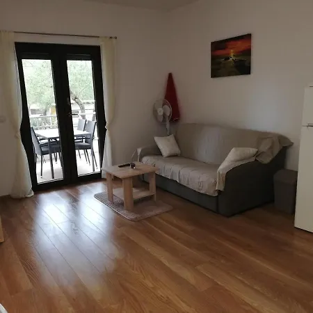 Apartment I Kamp Turanj-samuga *